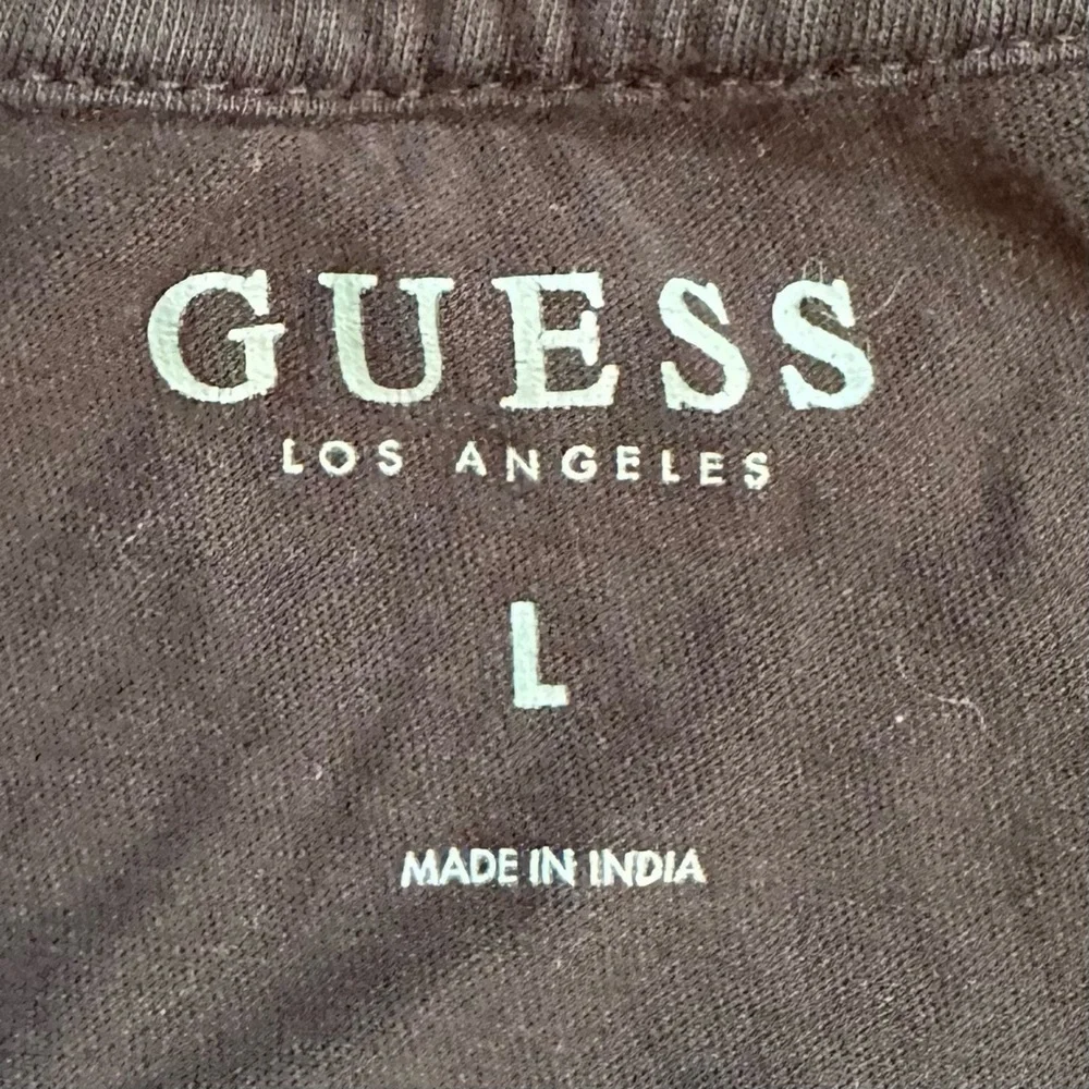 Guess Logo T-Shirt - Picture 4 of 4